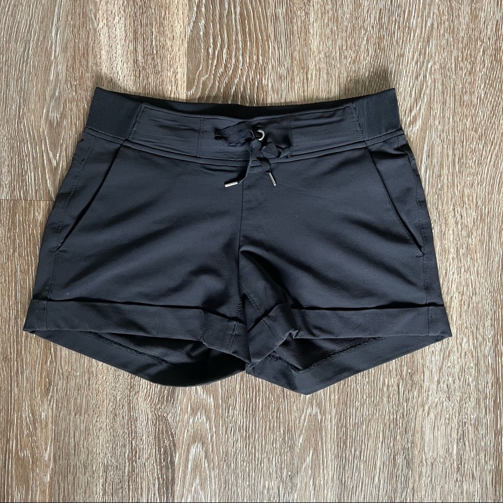 Athleta Midtown Short